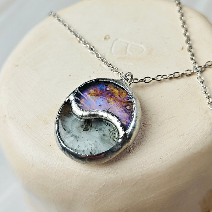 Anyatej, babahaj yin yang medál