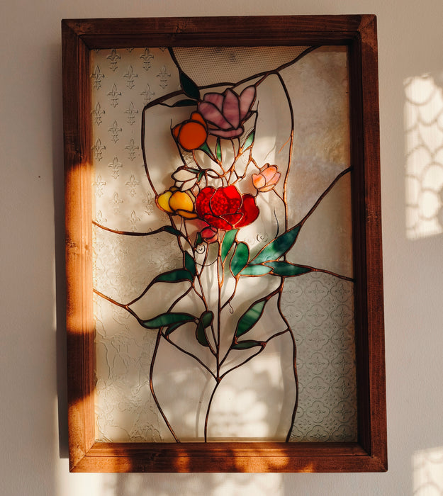 Self-LOVE női torzó virágokkal - exkluzív falidísz