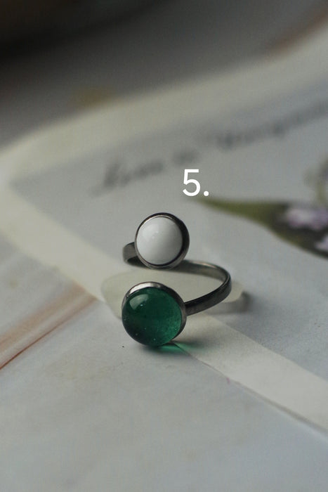 Gyűrű színes üveg gyöngyökkel- fusing