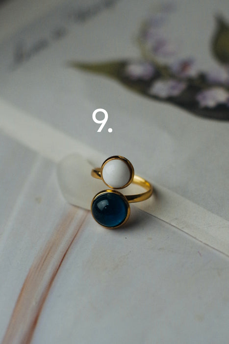 Gyűrű színes üveg gyöngyökkel- fusing