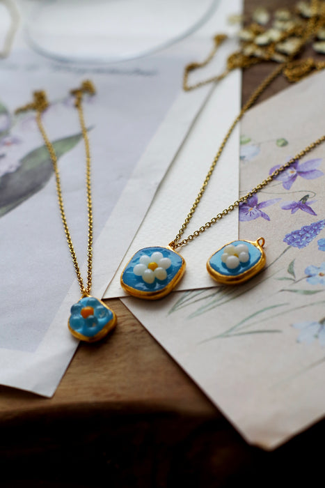 Virágos olvasztott kék medálok - Goldie
