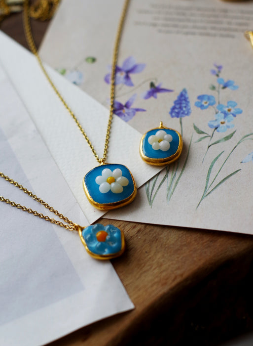 Virágos olvasztott kék medálok - Goldie