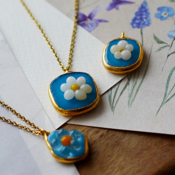 Virágos olvasztott kék medálok - Goldie