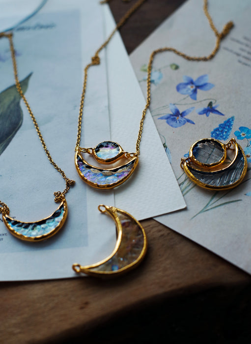 Kombinált Hold-Nap irizált medál - Goldie