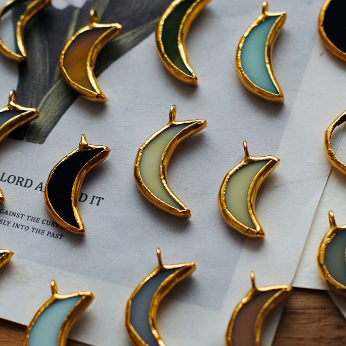 Színes üveg Hold nyakláncok - Goldie