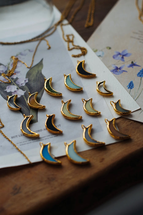 Színes üveg Hold nyakláncok - Goldie