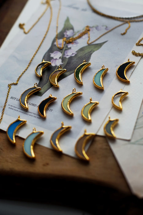 Színes üveg Hold nyakláncok - Goldie