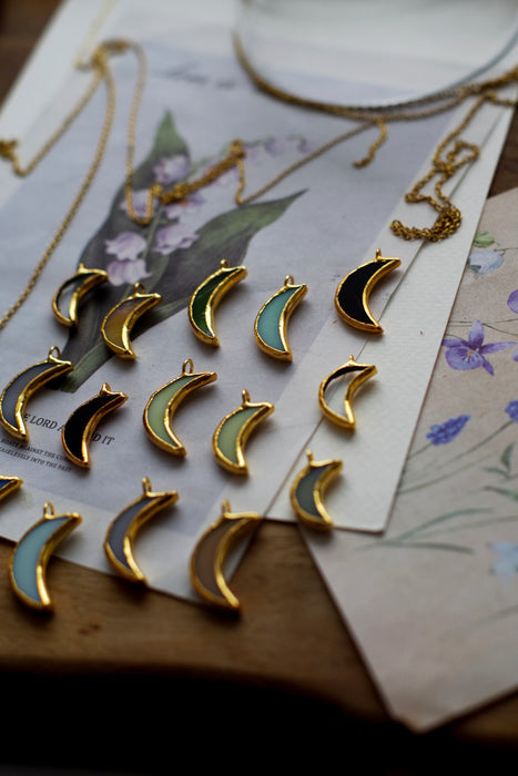 Színes üveg Hold nyakláncok - Goldie