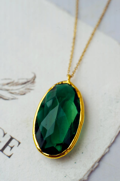 Csiszolt zöld üveg nyaklánc - goldie