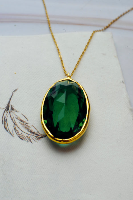 Csiszolt zöld üveg nyaklánc - goldie