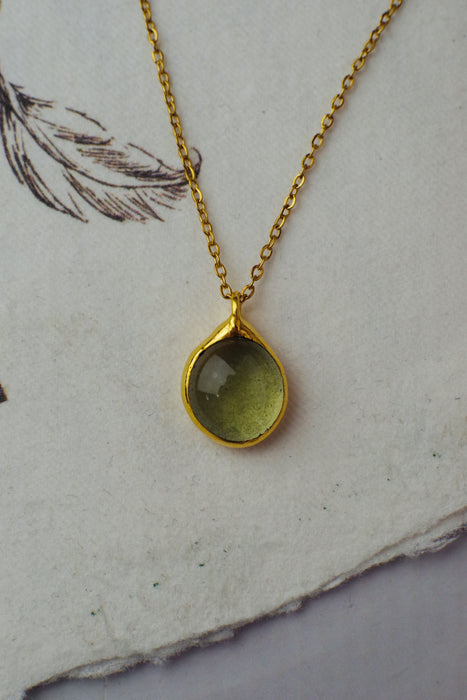 Sea glass zöld üveg nyaklánc - goldie