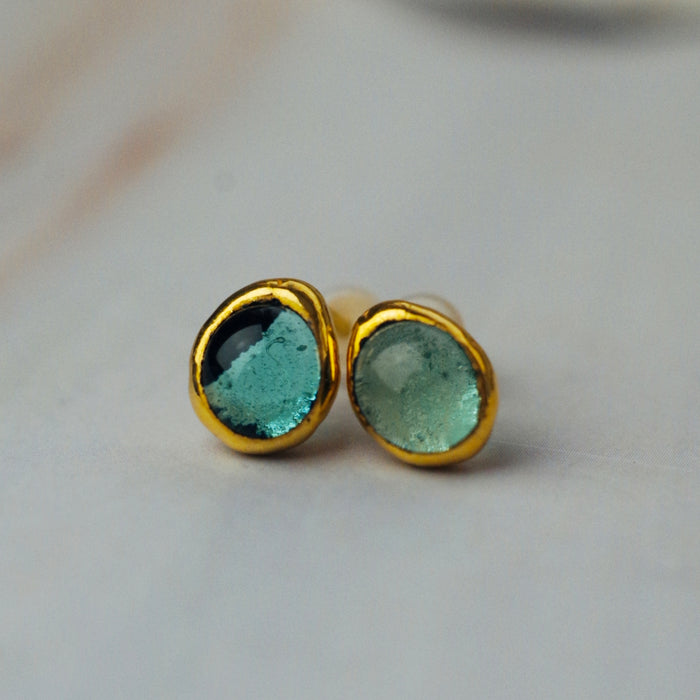 Pici Türkiz üveg fülbevaló - goldie