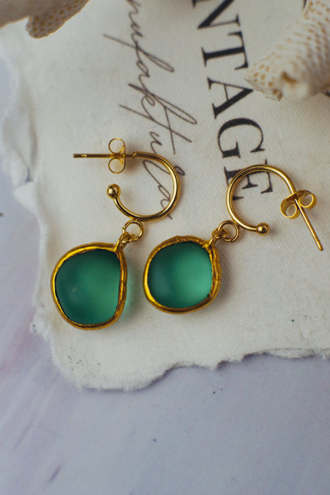 Türkiz sea glass fülbevaló -.goldie