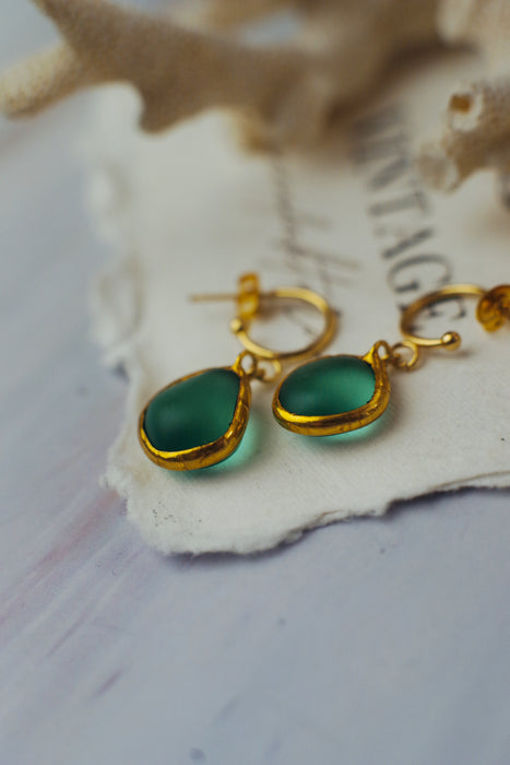 Türkiz sea glass fülbevaló -.goldie