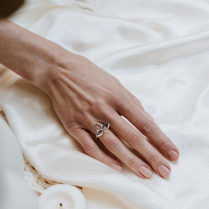 Absztrakt 3D üveg gyűrű - esküvői clean